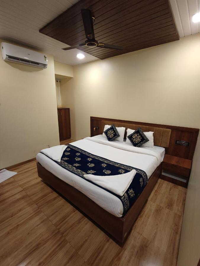 Hotel Starlit Navi Mumbai Buitenkant foto