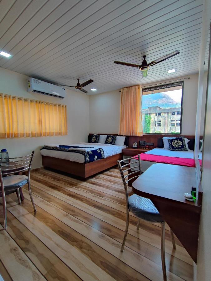 Hotel Starlit Navi Mumbai Buitenkant foto
