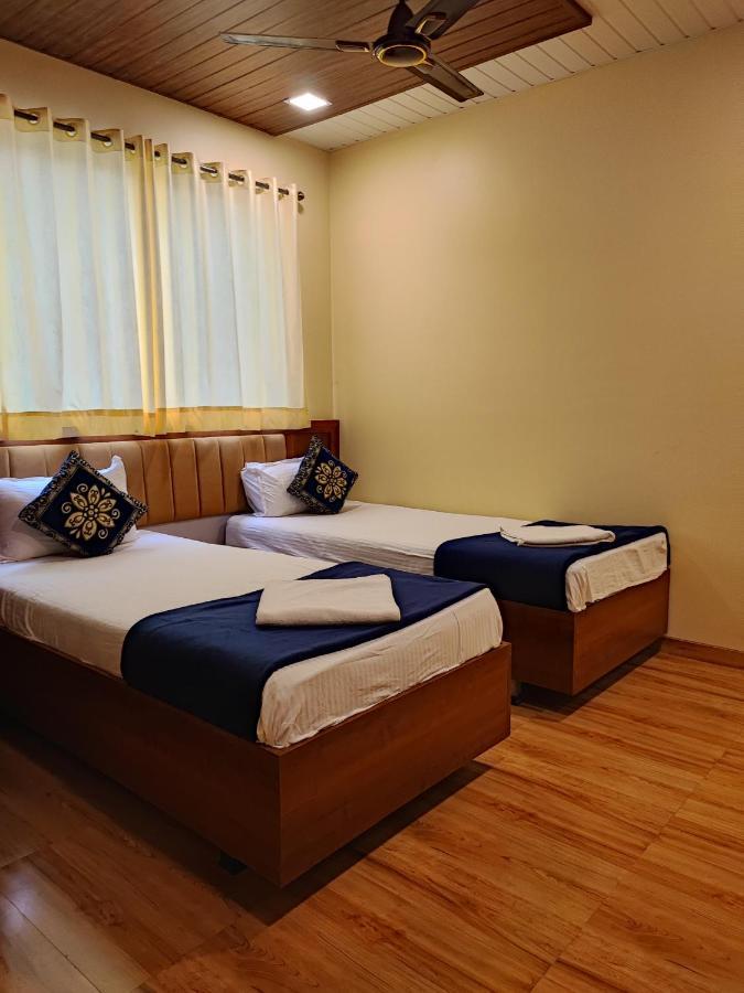 Hotel Starlit Navi Mumbai Buitenkant foto