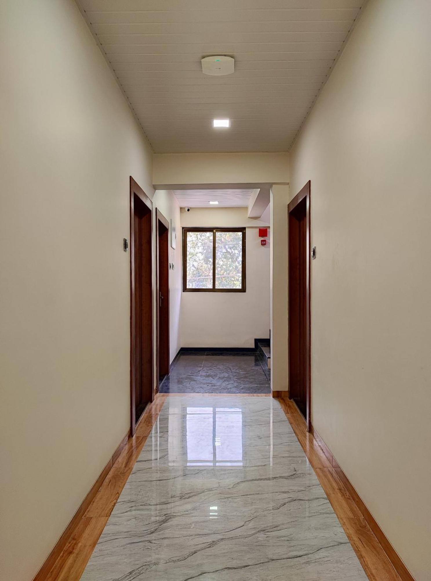 Hotel Starlit Navi Mumbai Kamer foto